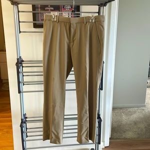 Khaki Men’s Dress Pants. 32x30. Retail $75. Great Condition